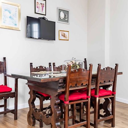 2 Bedrooms 2 Bathrooms - Triana- Sevilla Kültér fotó